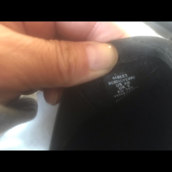 Clearance Sale- Lands’ End sneaker - Picture 7 of 8